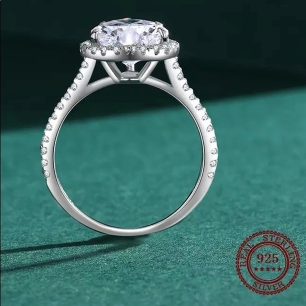 925 Sterling Silver Romantic Sparkling Clear Cubic Zirconia Heart Ring - Picture 5 of 6